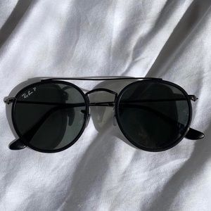 Polarized black Ray-Bans model RB3647N.